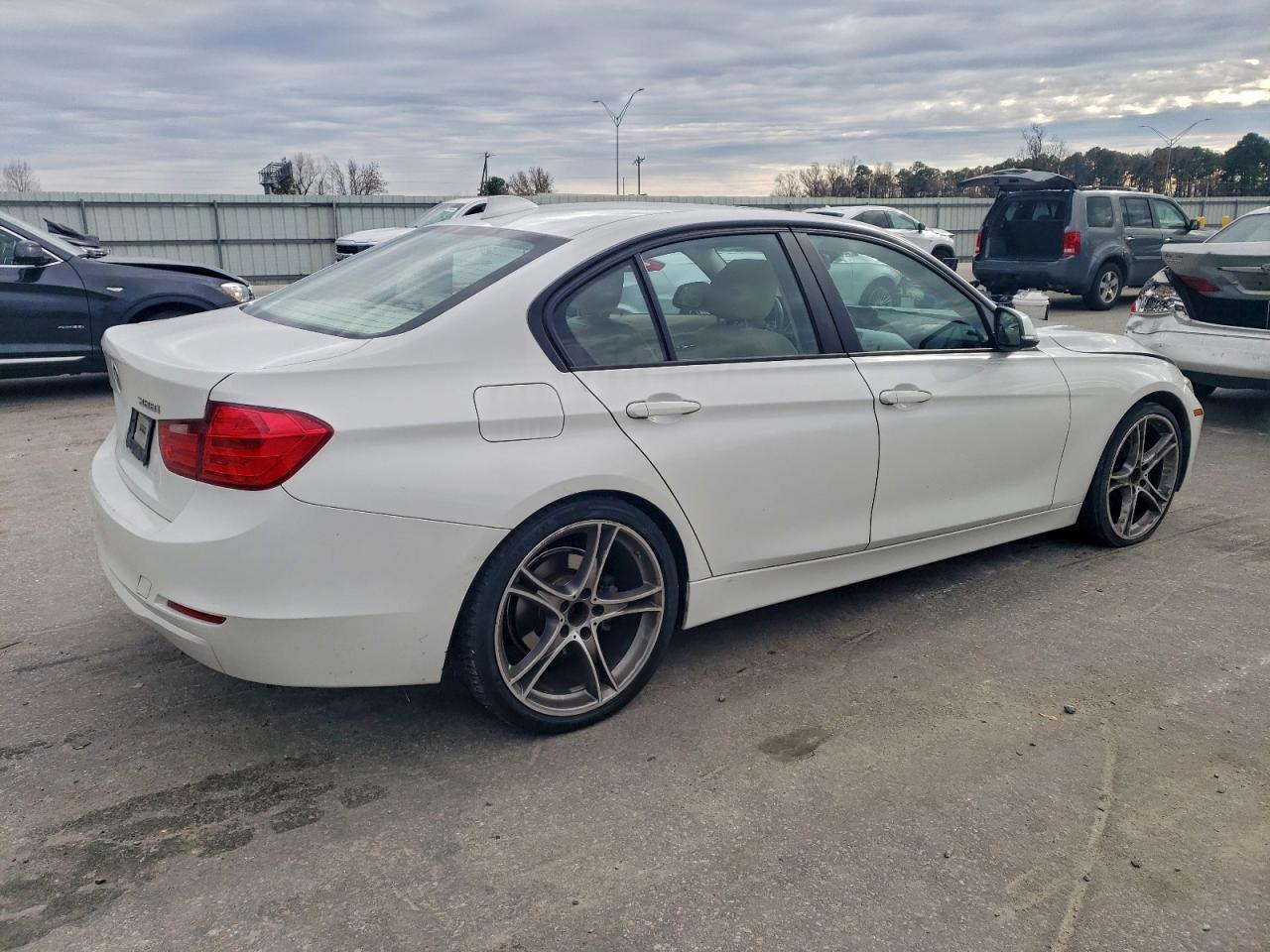 2013 BMW 3 SERIES