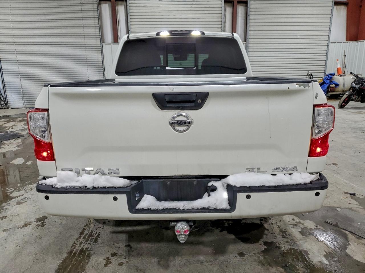 2017 NISSAN Titan