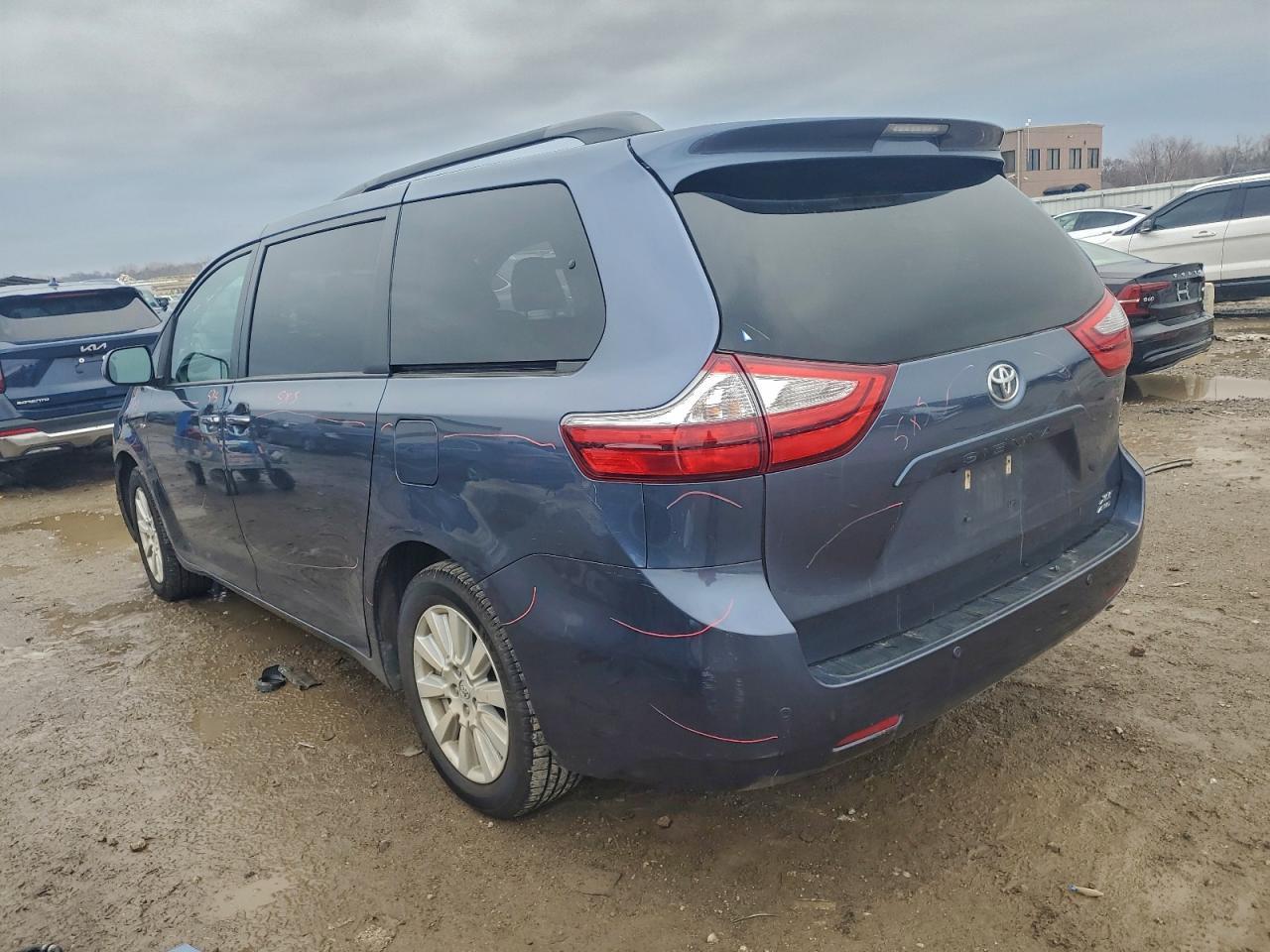 2017 TOYOTA SIENNA