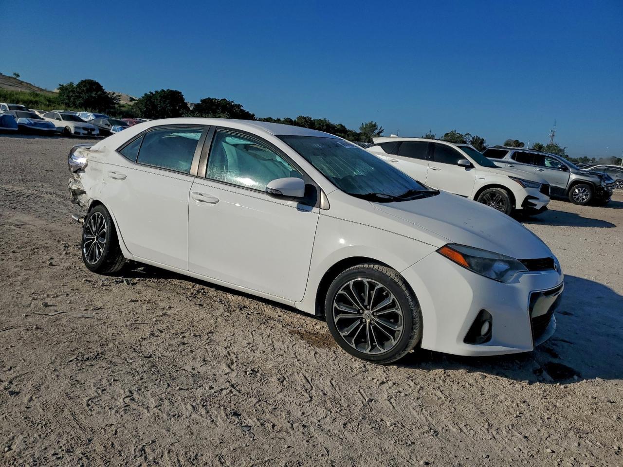 2015 TOYOTA COROLLA