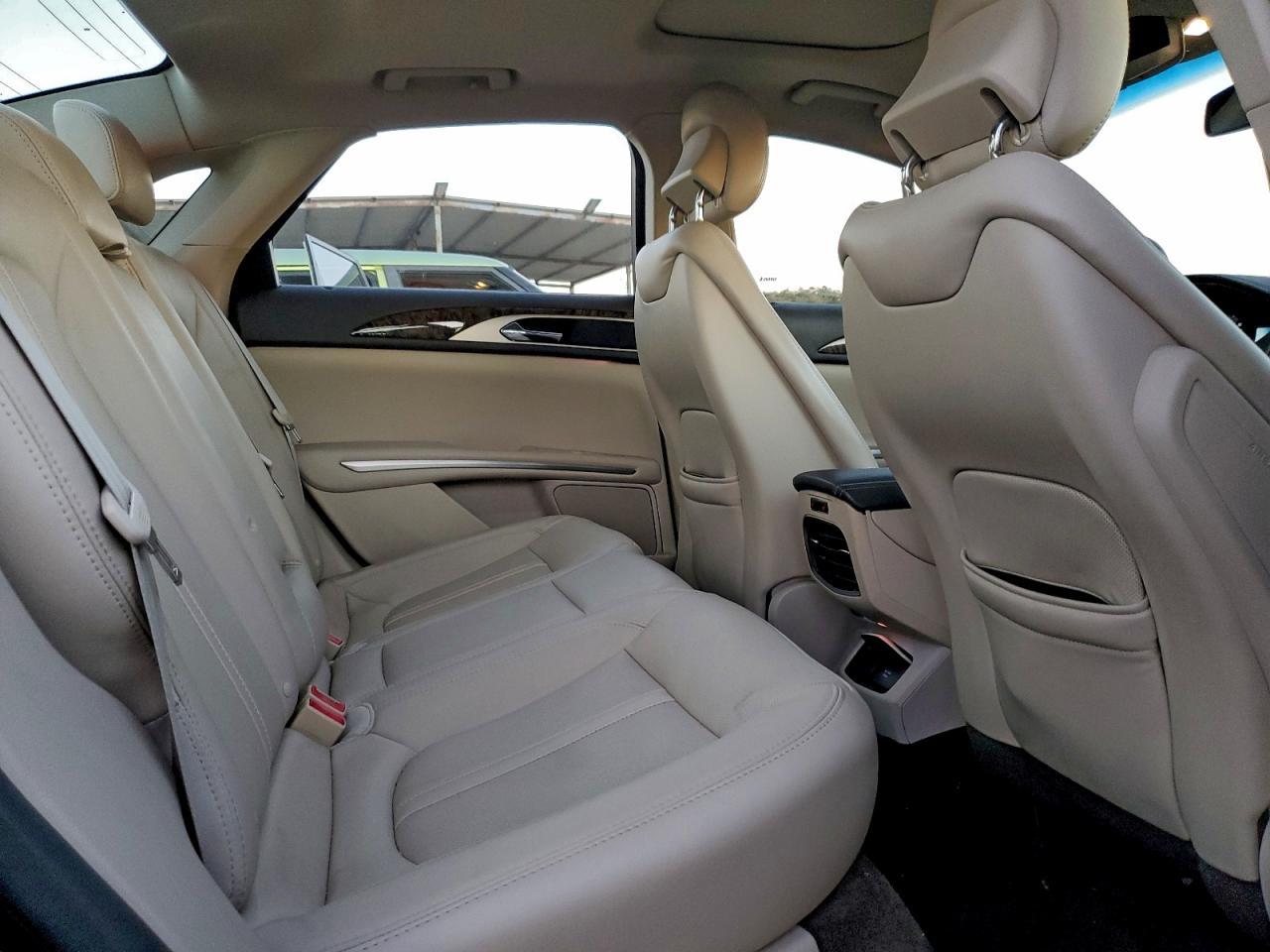 2016 LINCOLN MKZ
