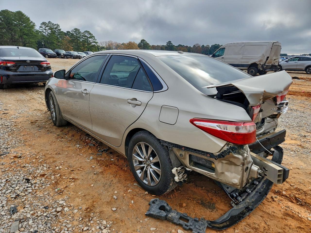 2016 TOYOTA CAMRY