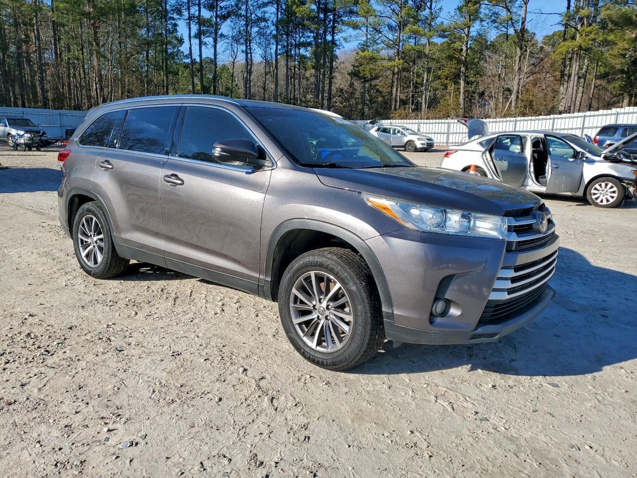 2019 TOYOTA HIGHLANDER