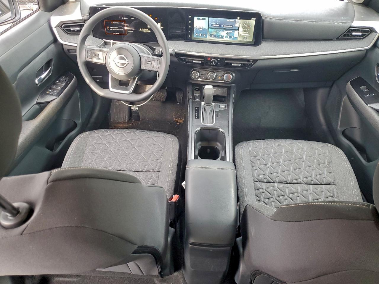 2025 NISSAN KICKS