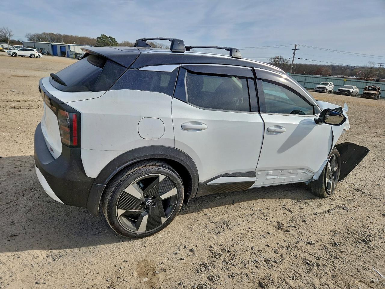 2025 NISSAN KICKS