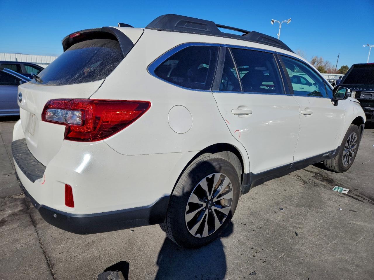 2017 SUBARU Outback
