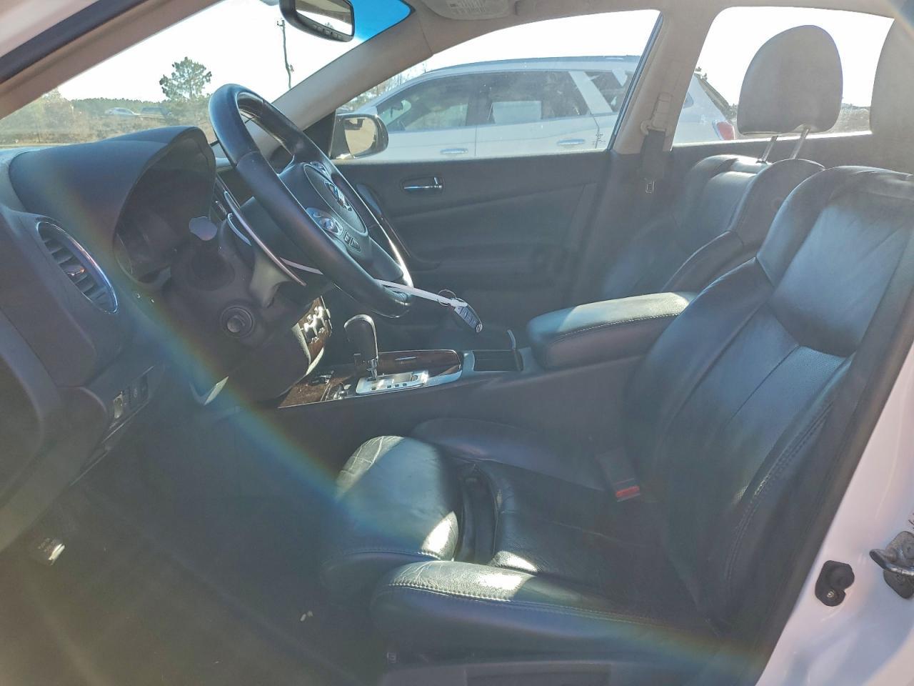 2011 NISSAN Maxima