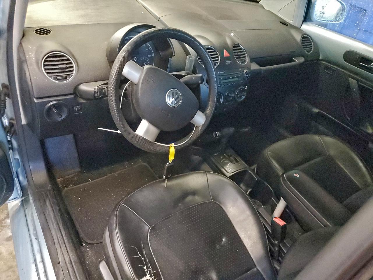 2010 VOLKSWAGEN Beetle