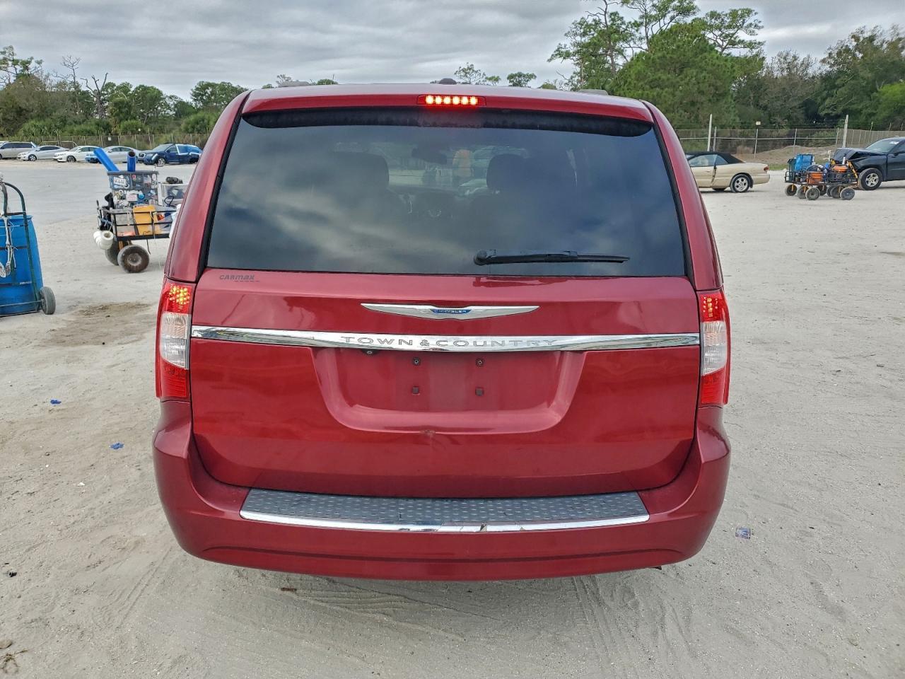 2015 CHRYSLER Town & Country