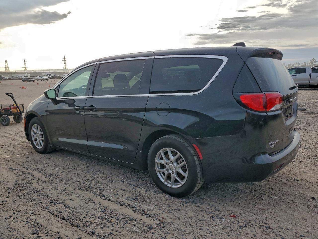 2023 CHRYSLER Voyager