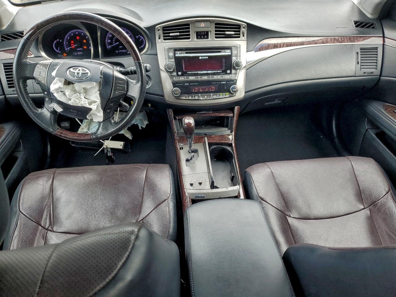 2011 TOYOTA Avalon