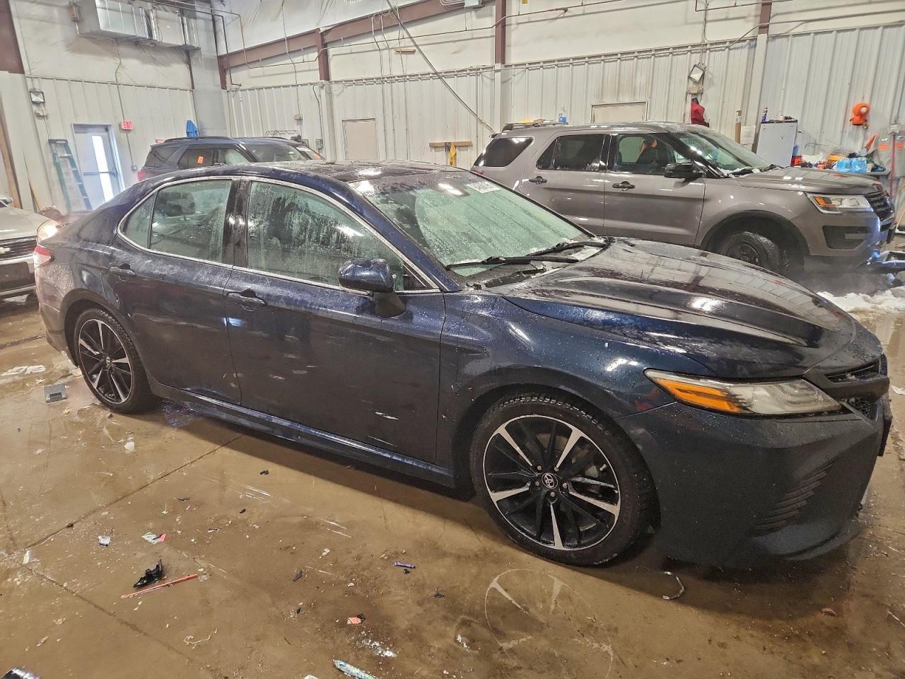 2018 TOYOTA CAMRY