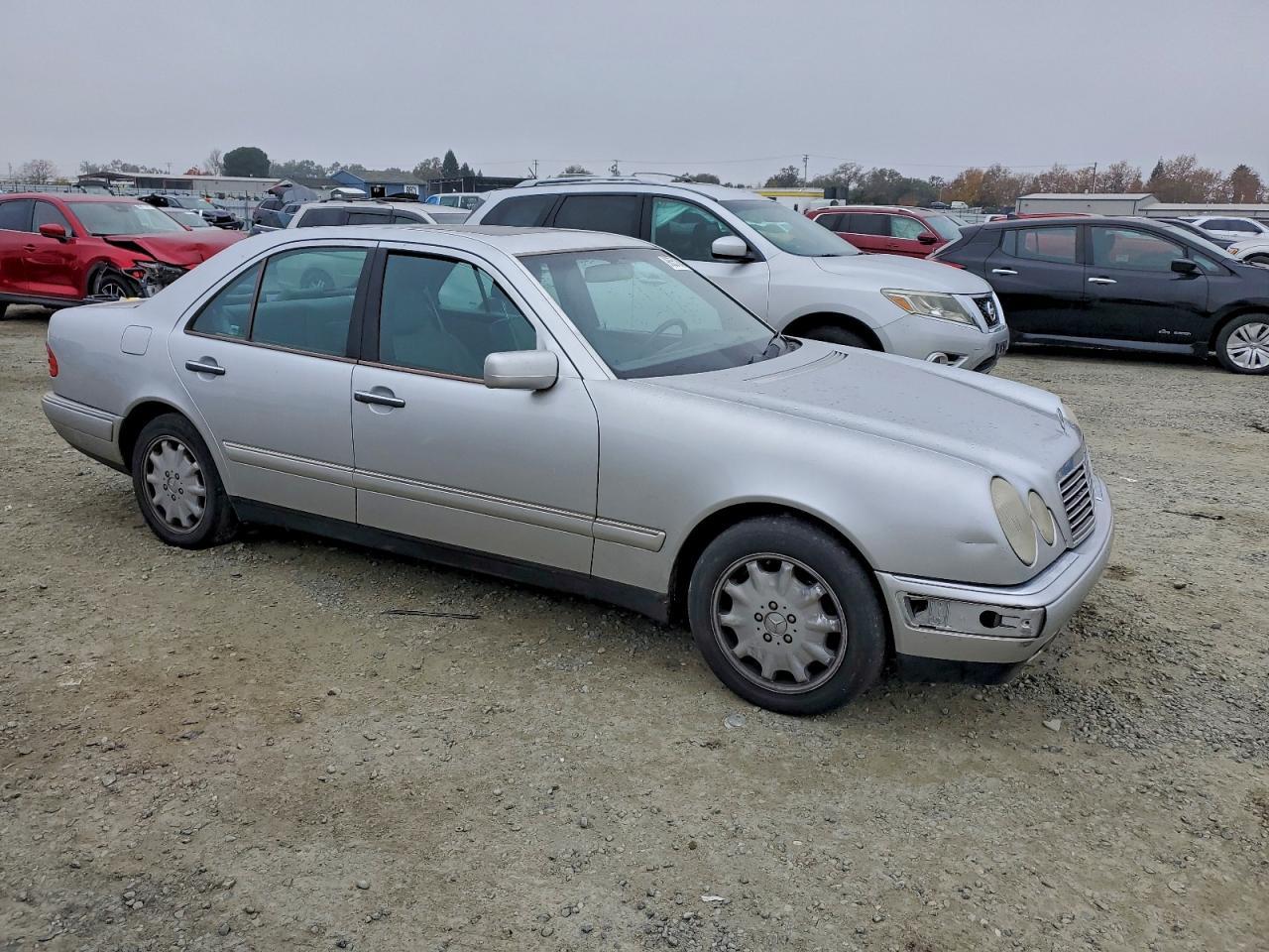 1998 MERCEDES-BENZ E-Class