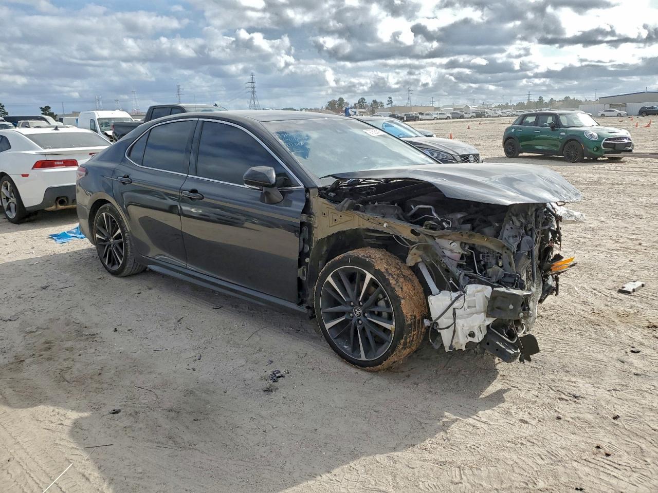 2018 TOYOTA CAMRY