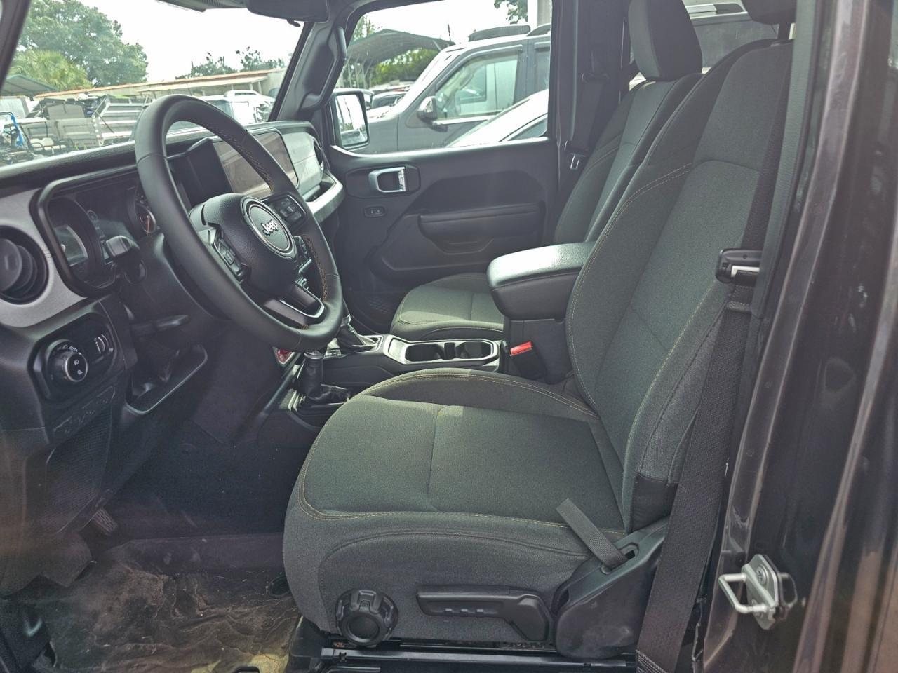 2024 JEEP Gladiator