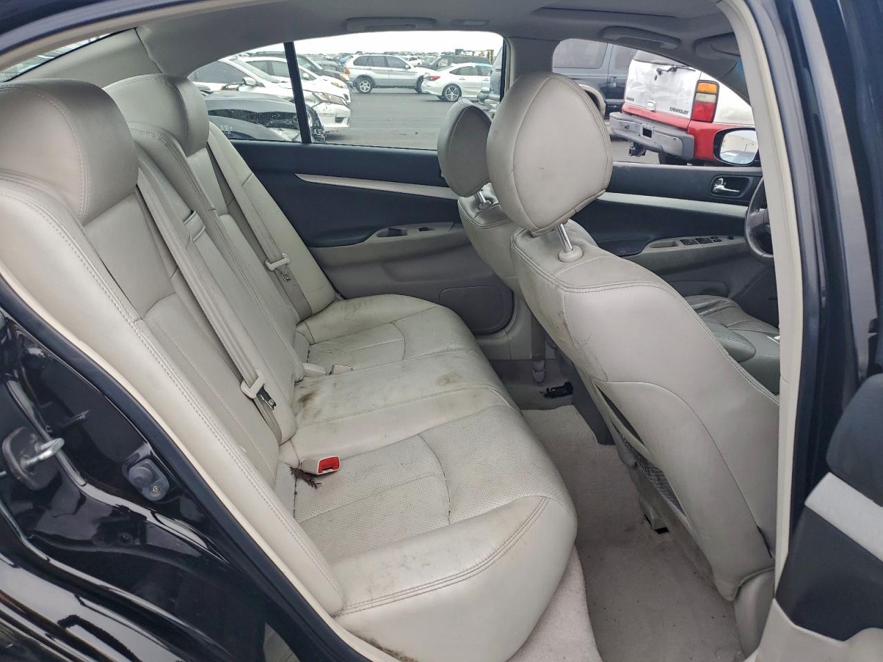 2013 INFINITI G37