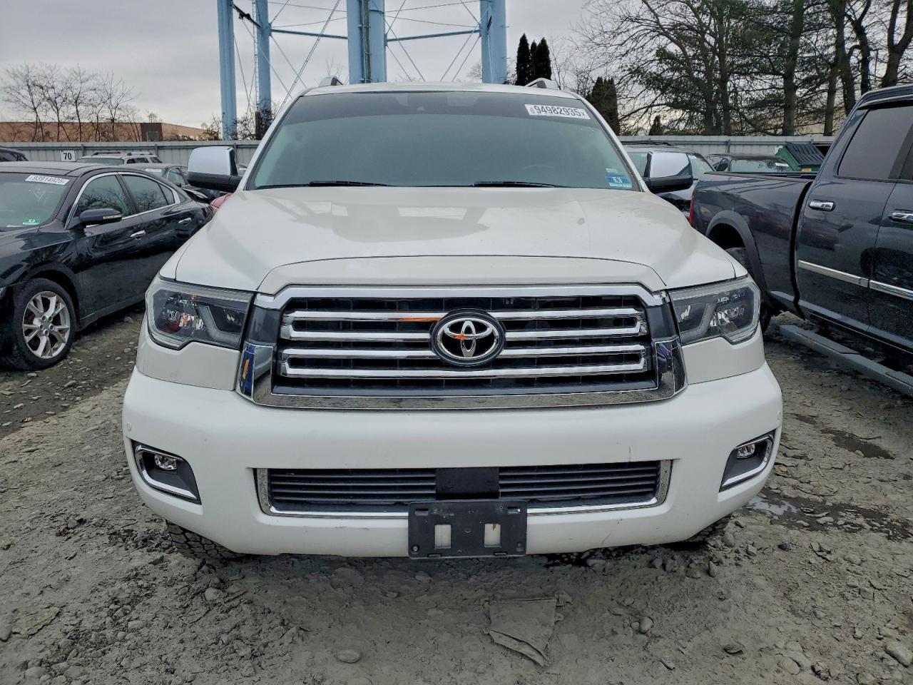 2018 TOYOTA Sequoia