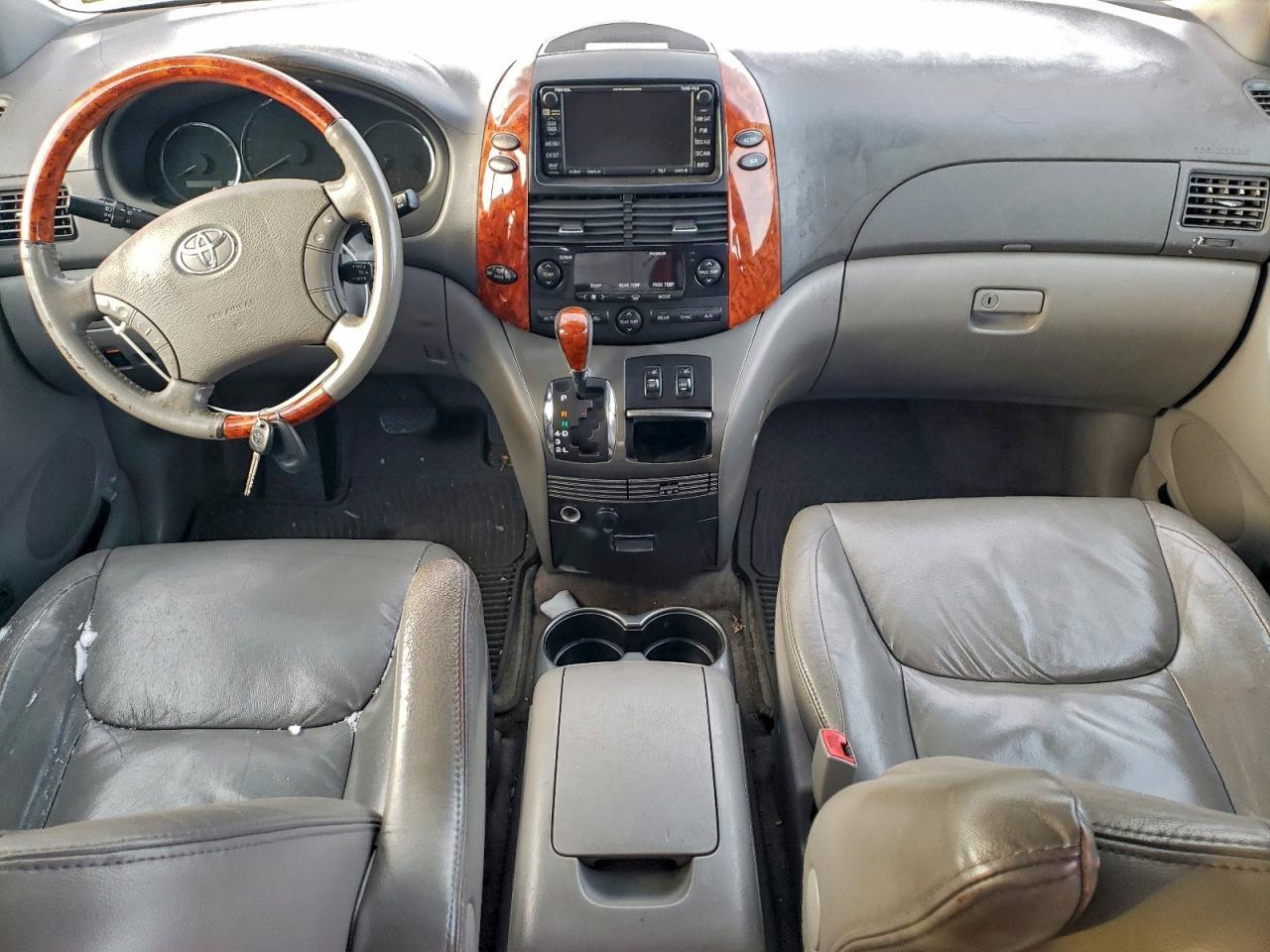 2008 TOYOTA SIENNA