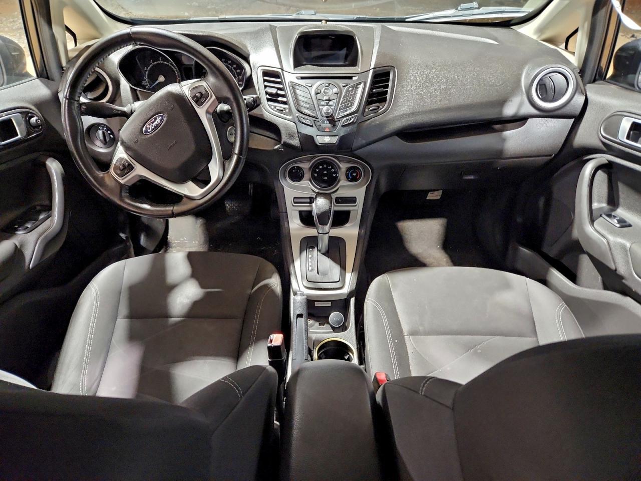 2015 FORD Fiesta