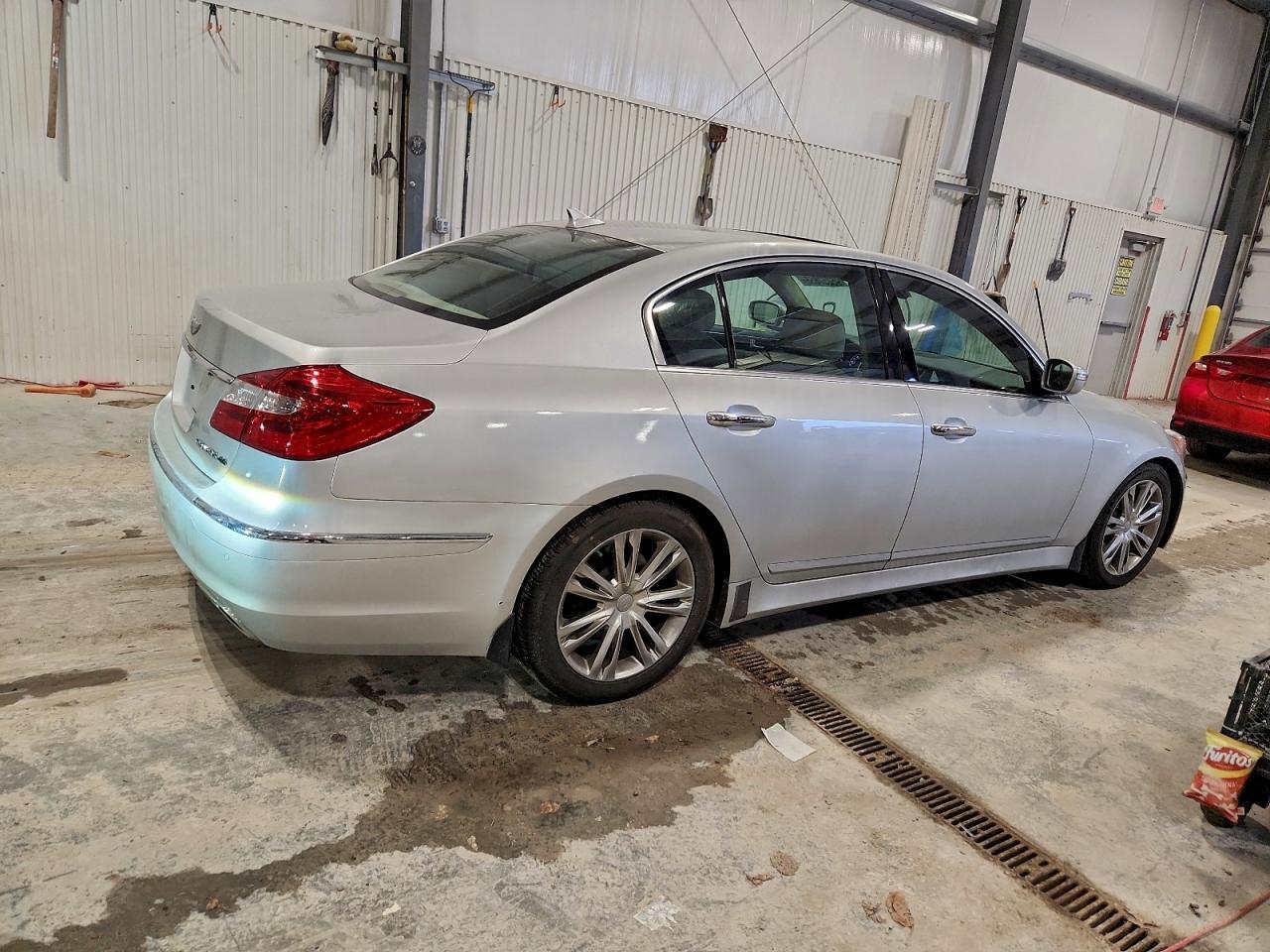 2012 HYUNDAI GENESIS