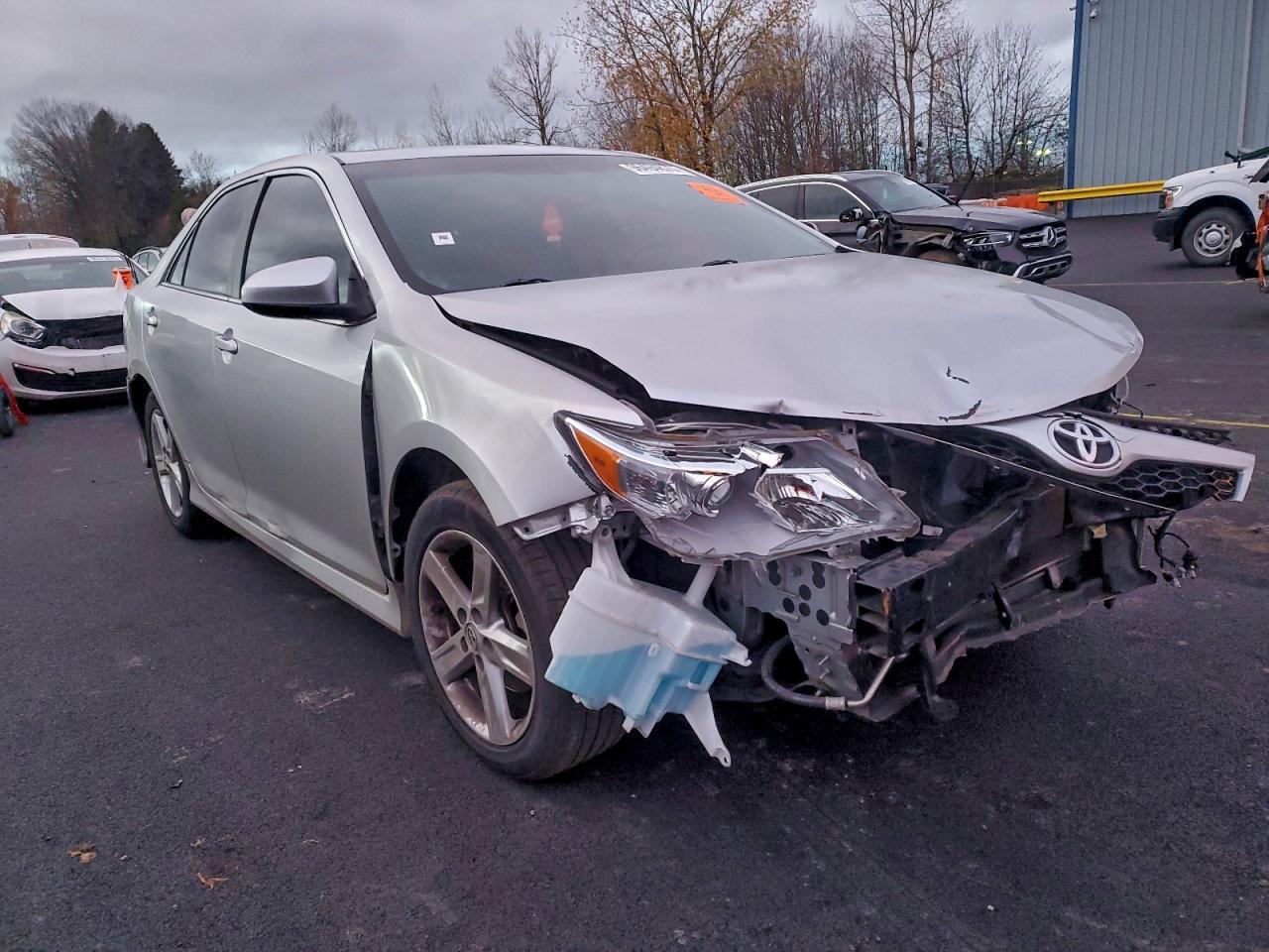 2014 TOYOTA CAMRY