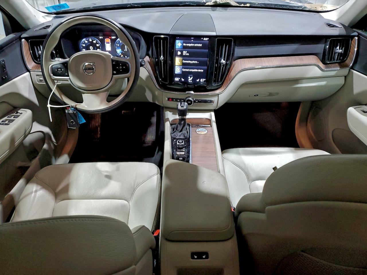 2021 VOLVO XC60