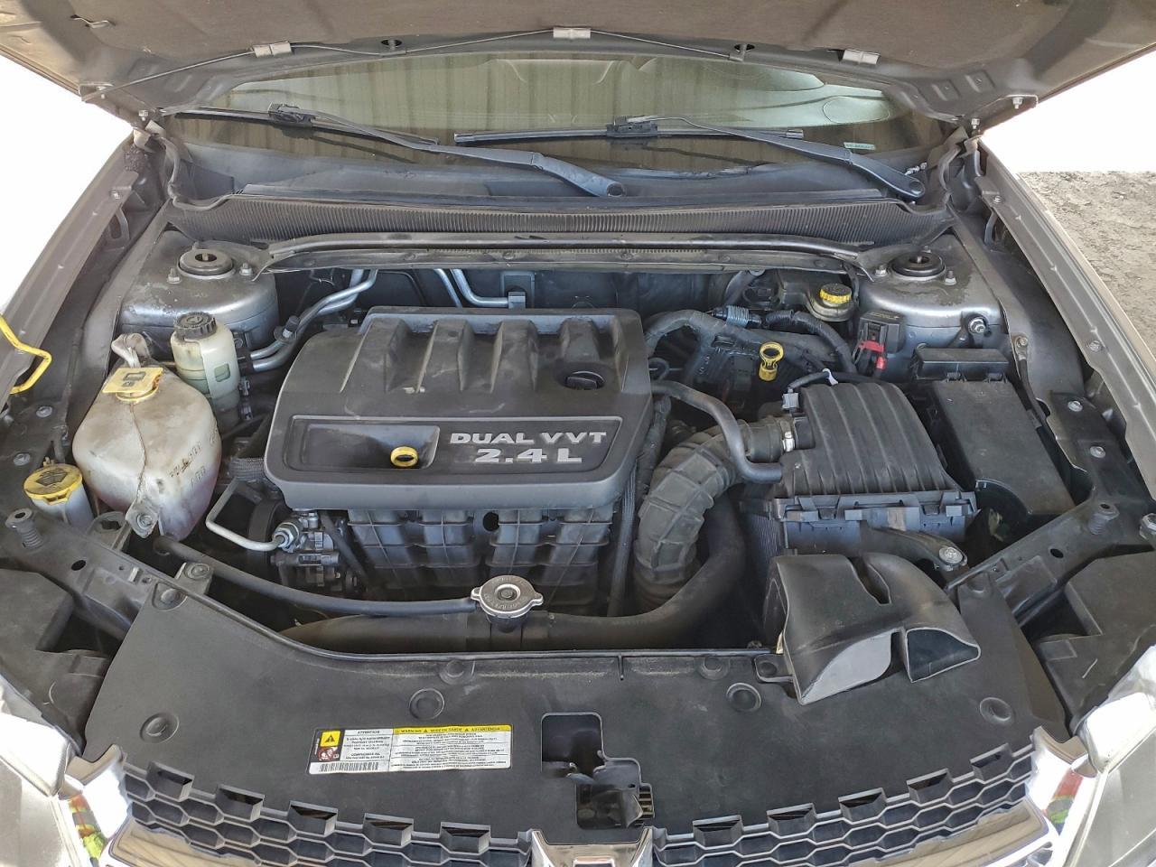 2013 DODGE Avenger