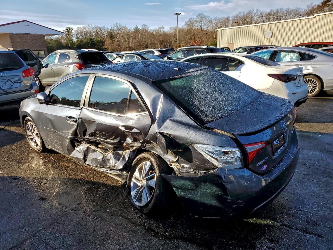 2015 TOYOTA COROLLA