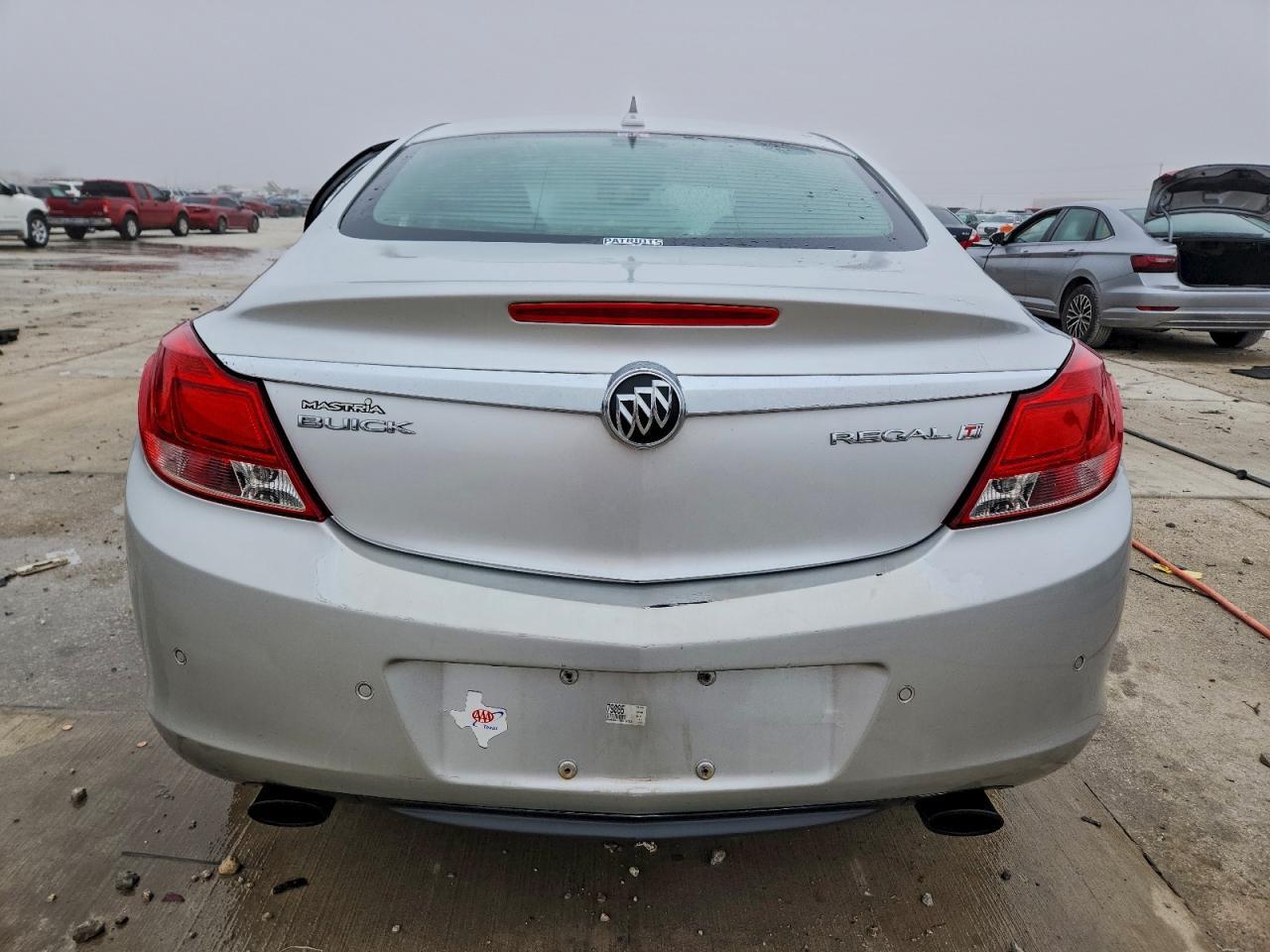 2013 BUICK Regal