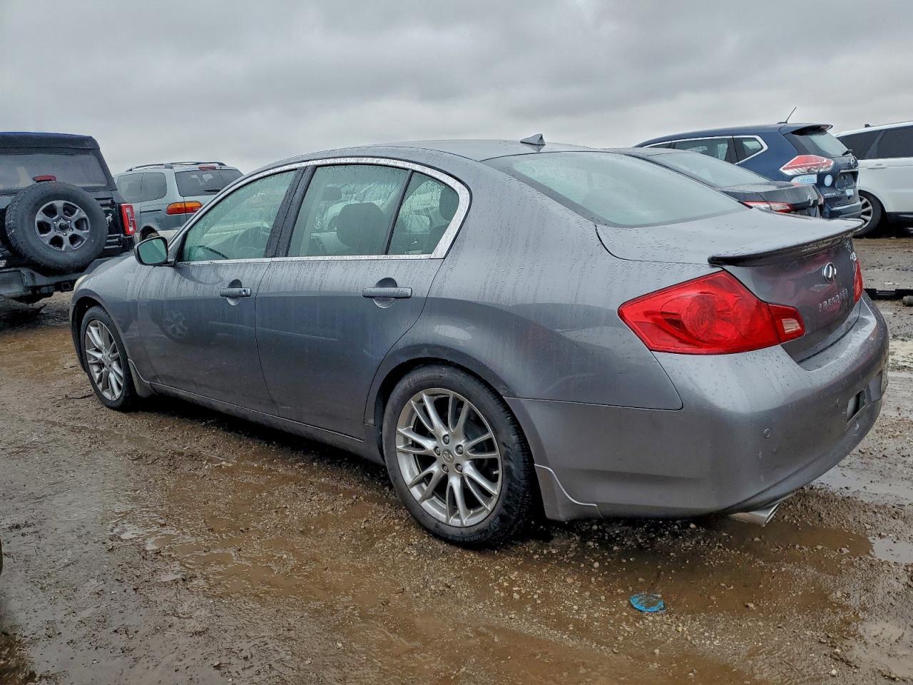 2010 INFINITI G37