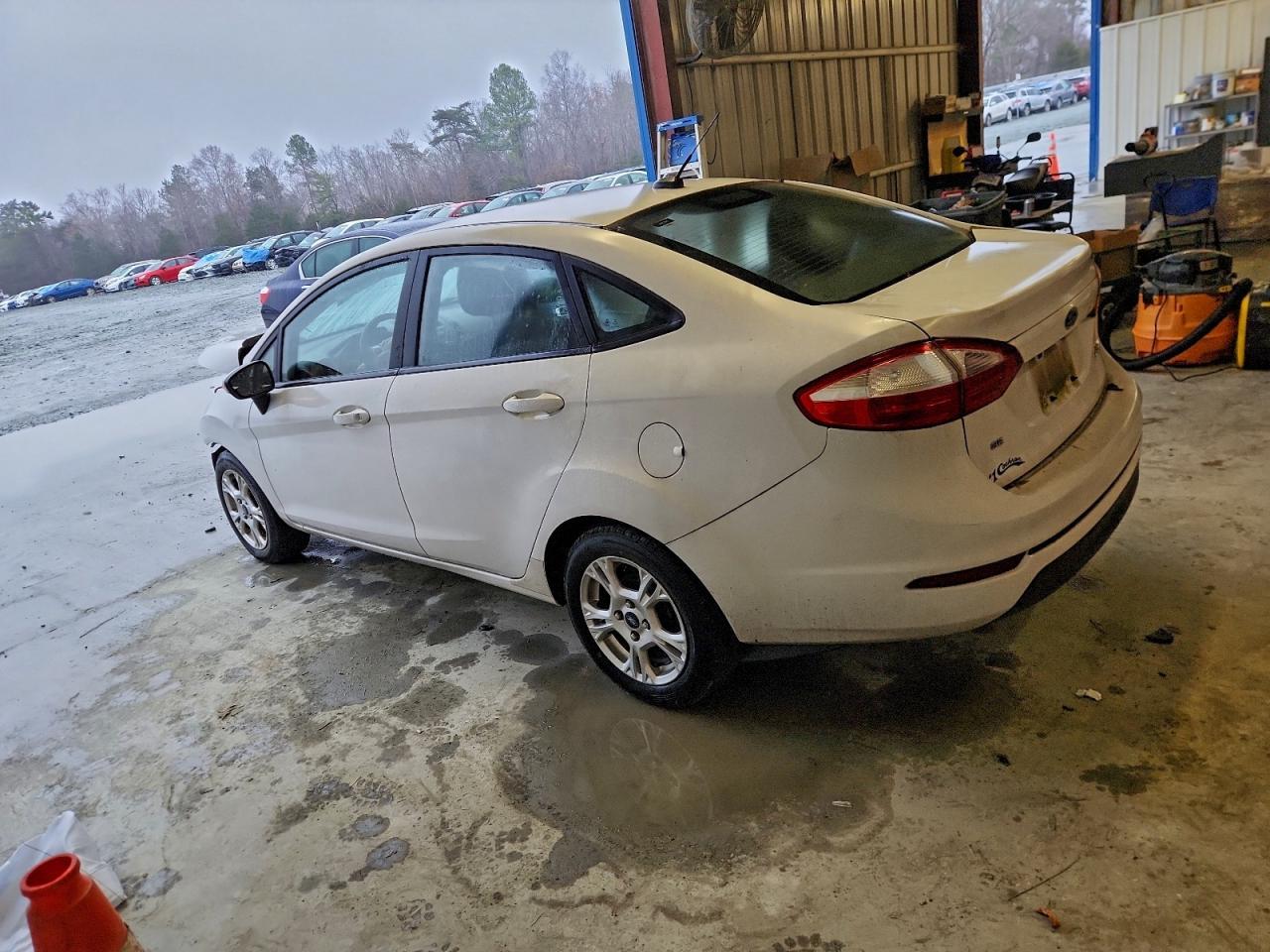 2015 FORD Fiesta