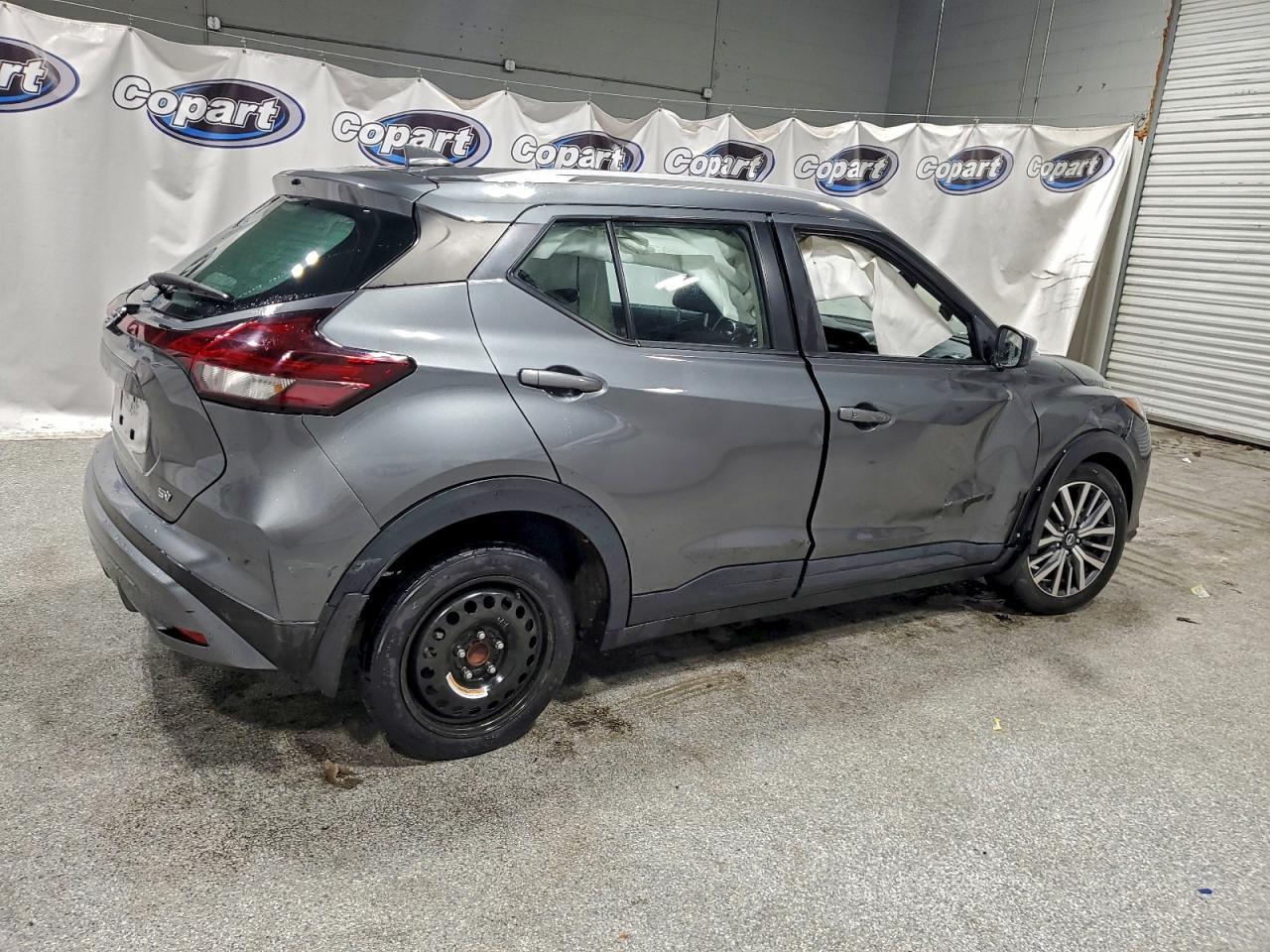 2021 NISSAN KICKS