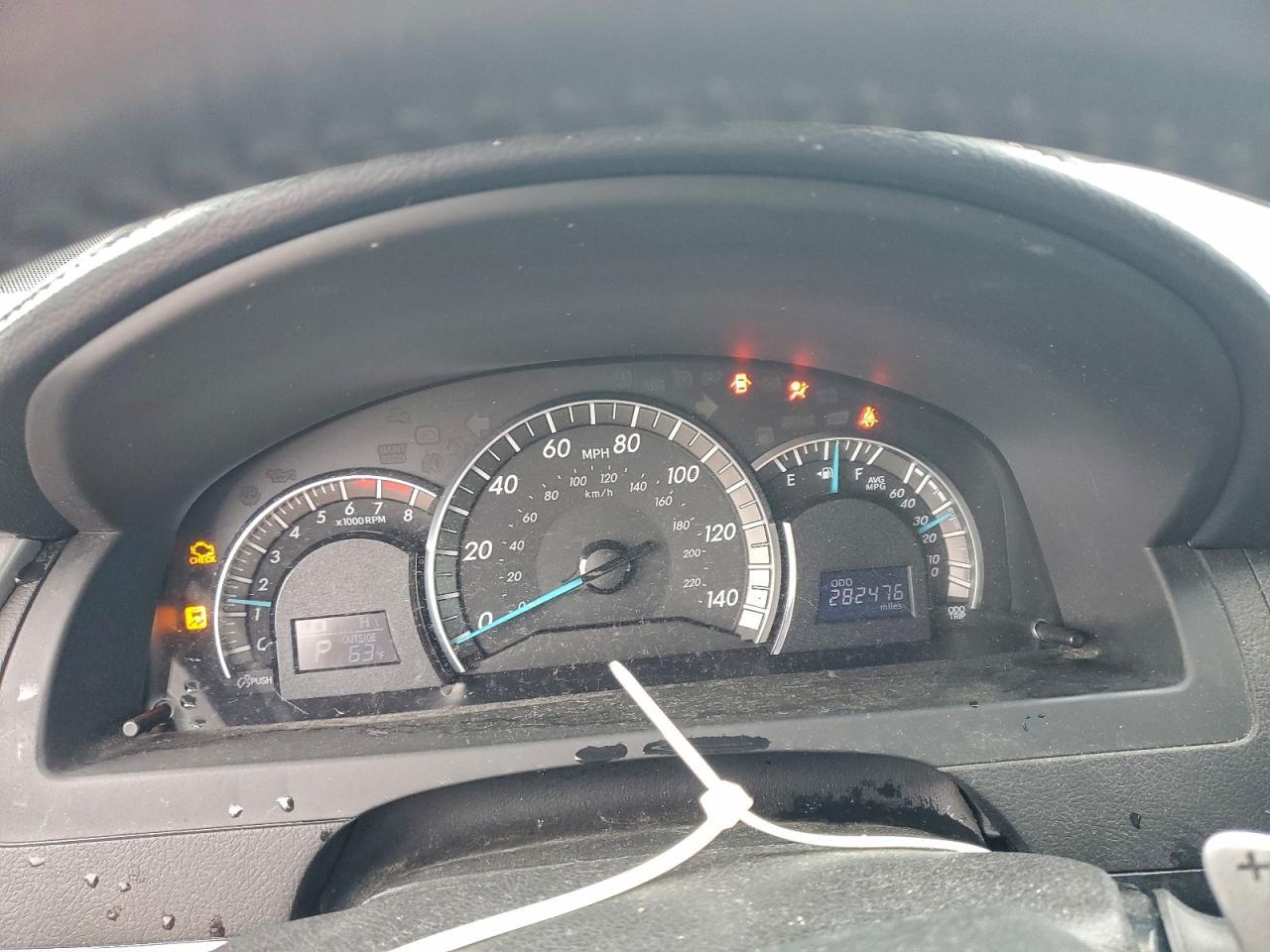 2014 TOYOTA CAMRY