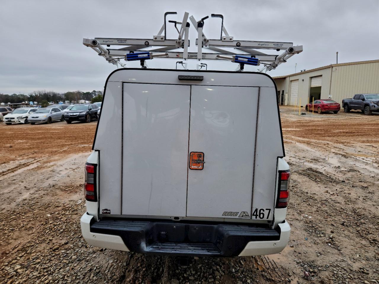 2024 NISSAN Frontier