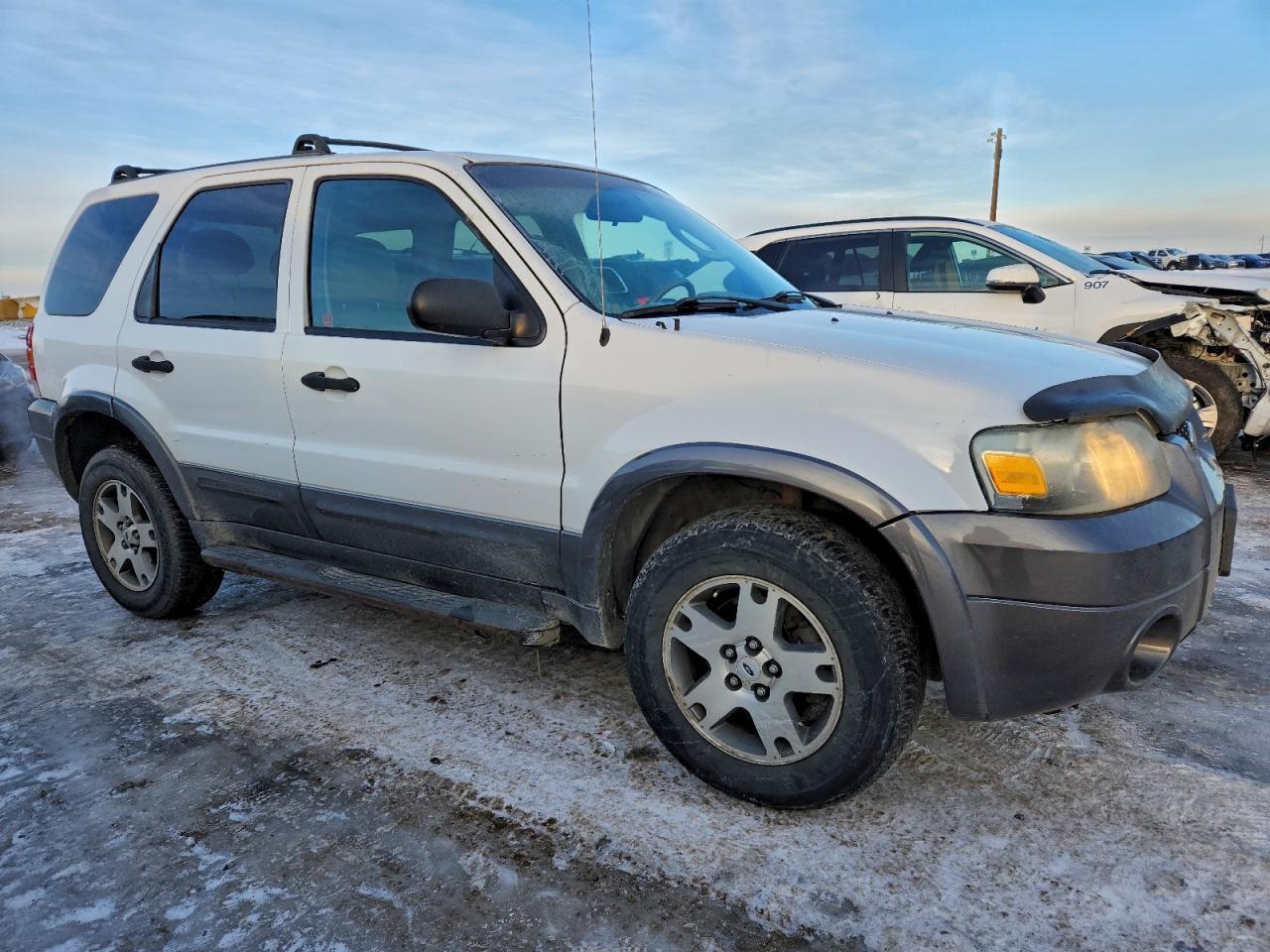 2005 FORD ESCAPE