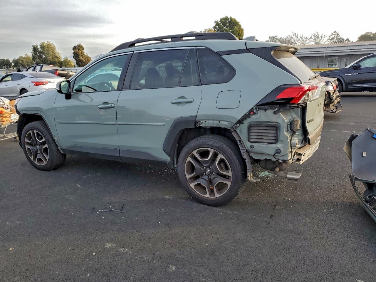 2019 TOYOTA RAV4