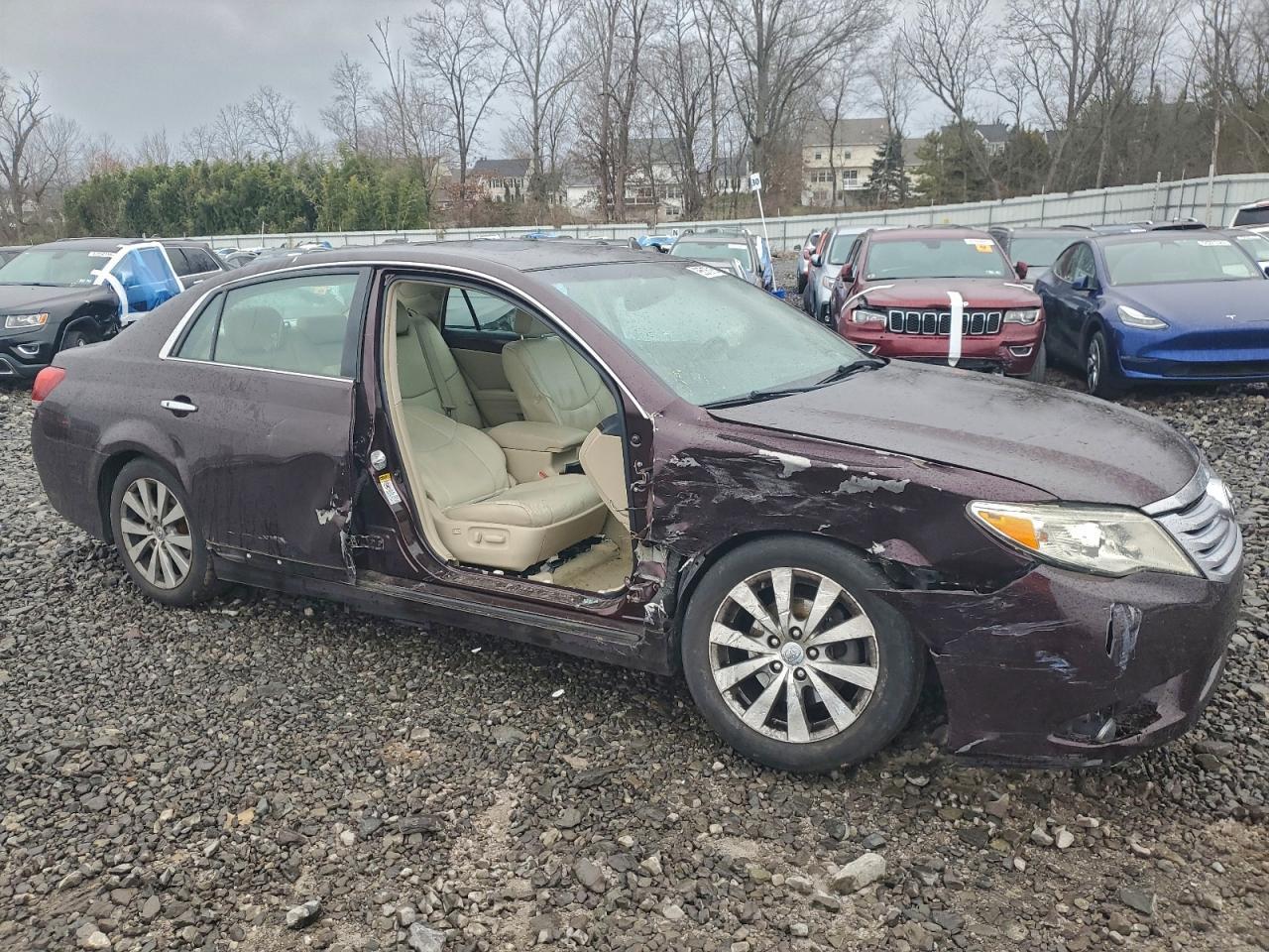 2011 TOYOTA Avalon