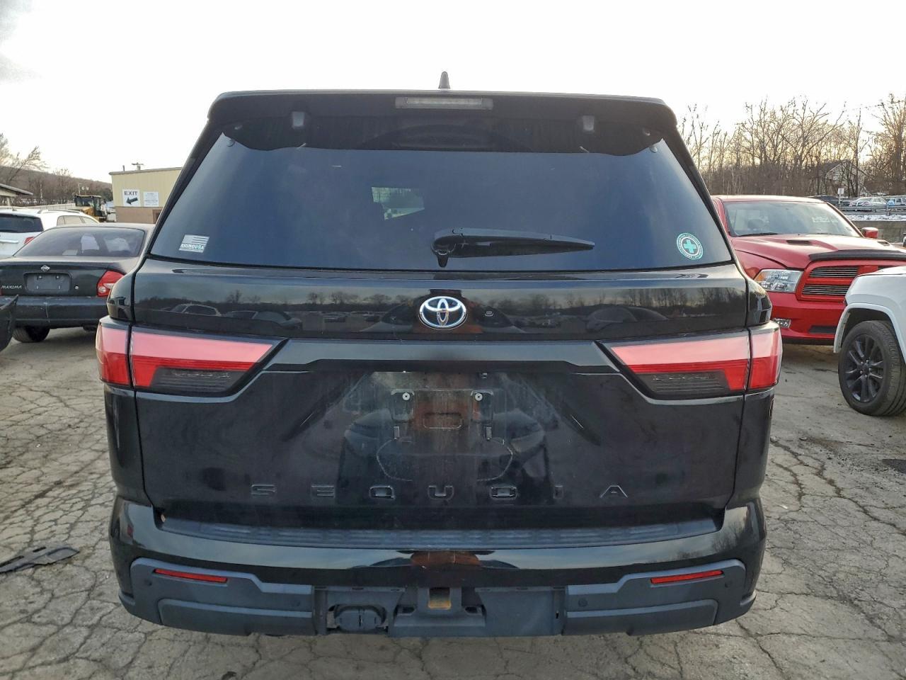 2024 TOYOTA Sequoia