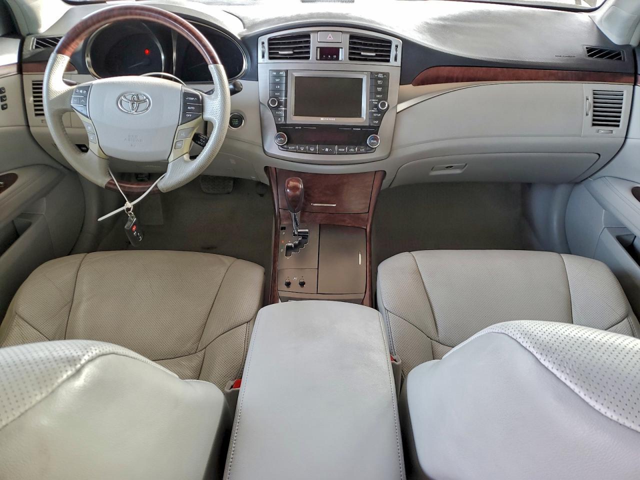 2011 TOYOTA Avalon