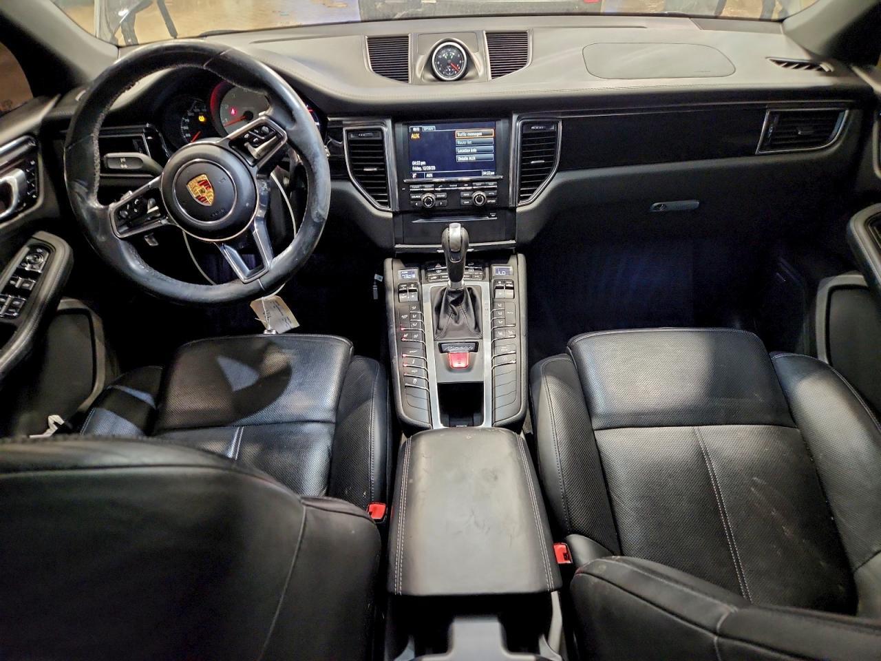 2015 PORSCHE Macan