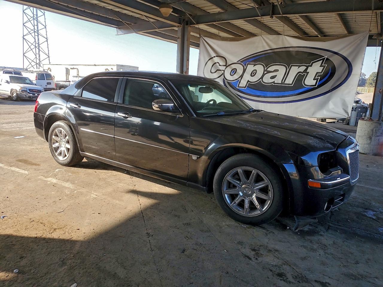 2005 CHRYSLER 300