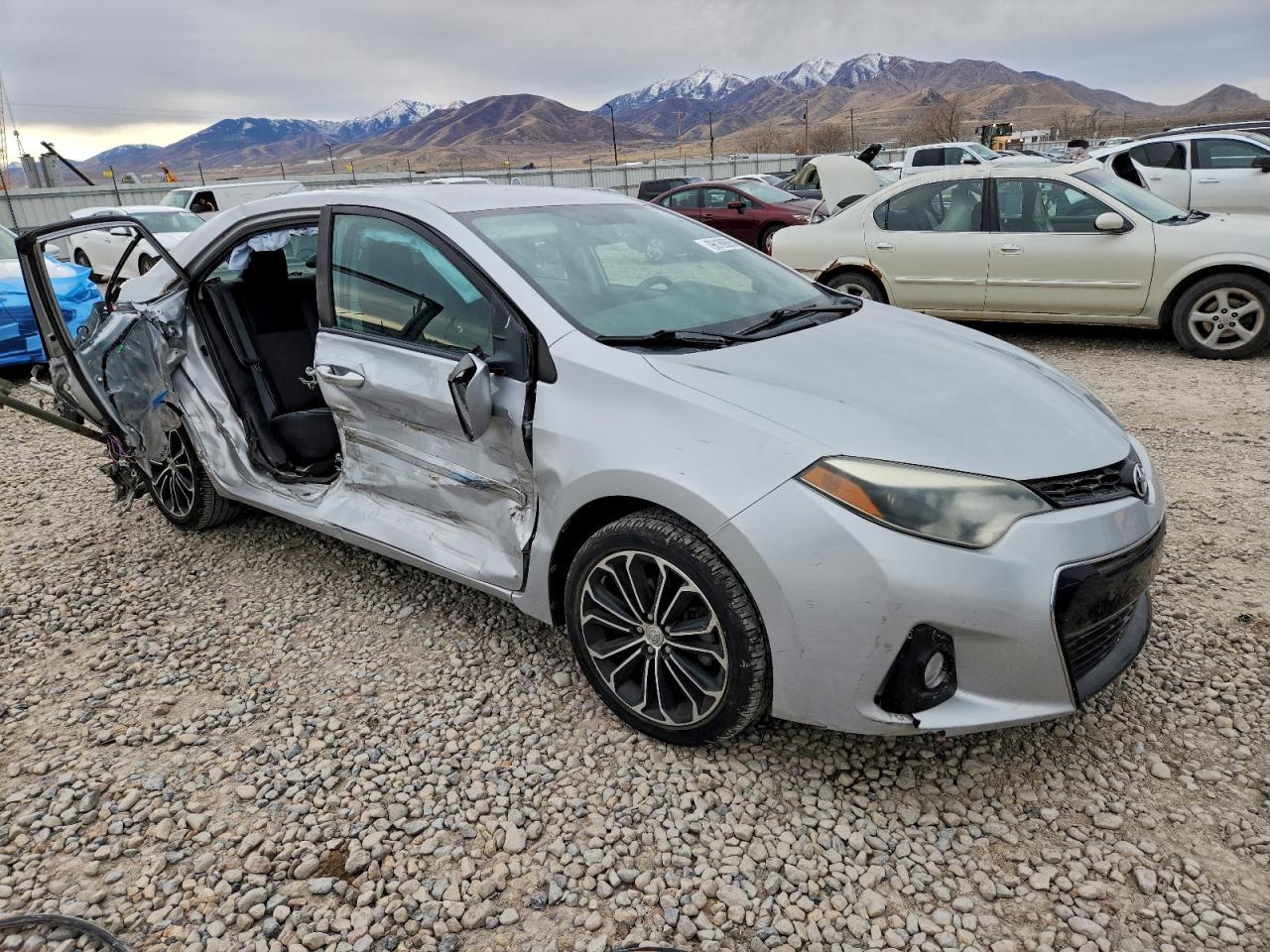 2015 TOYOTA COROLLA
