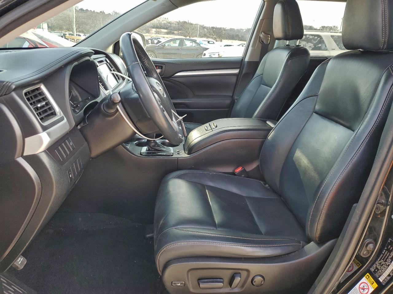 2016 TOYOTA HIGHLANDER