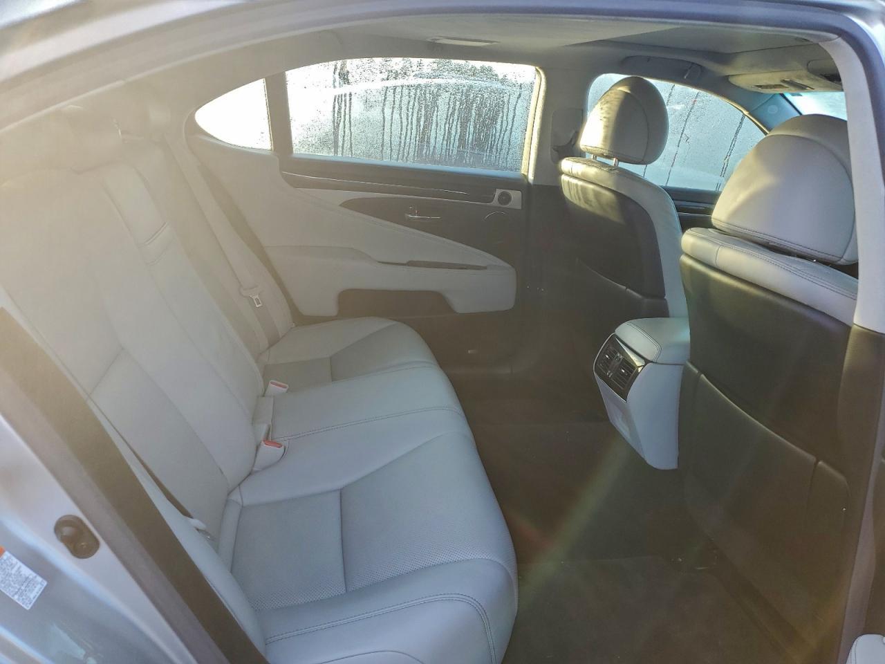 2016 LEXUS LS 460