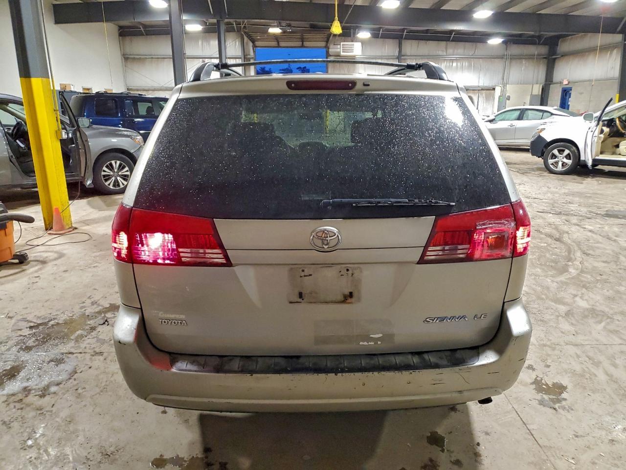 2005 TOYOTA SIENNA