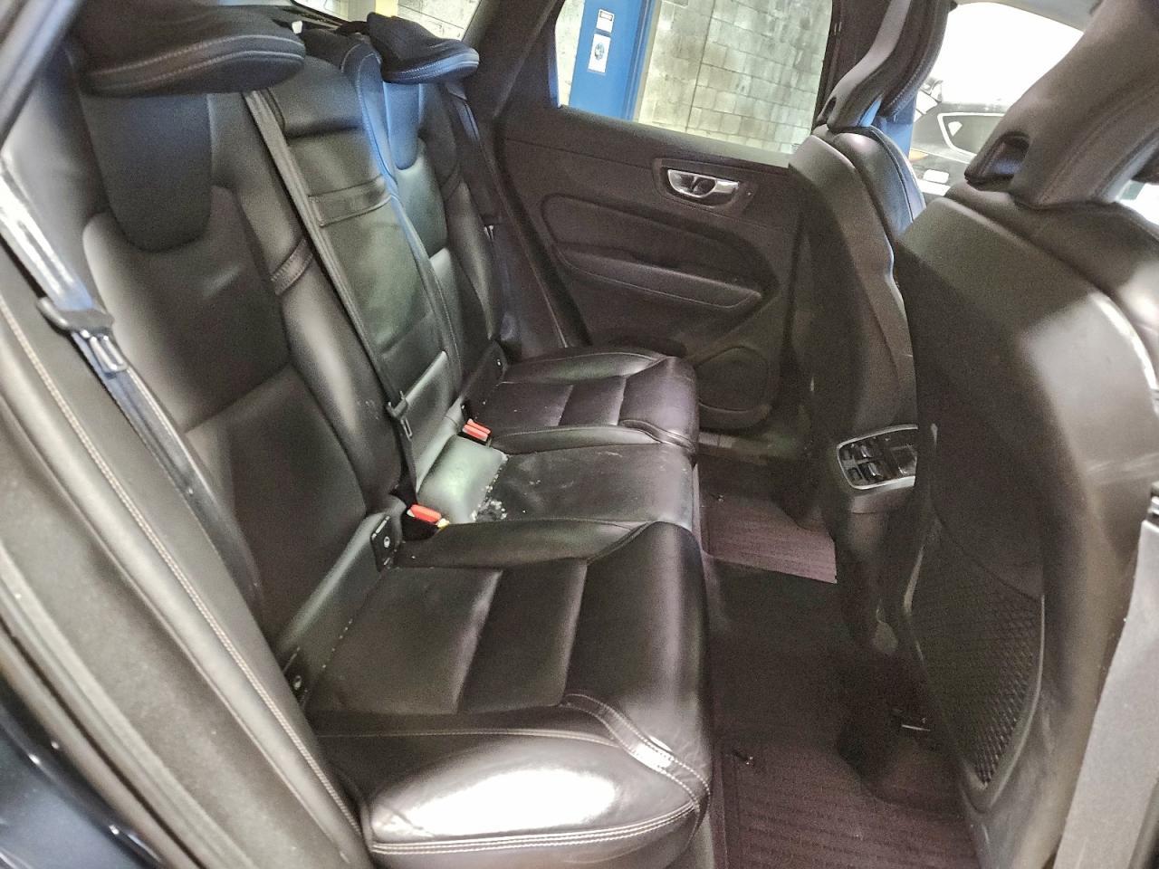 2021 VOLVO XC60