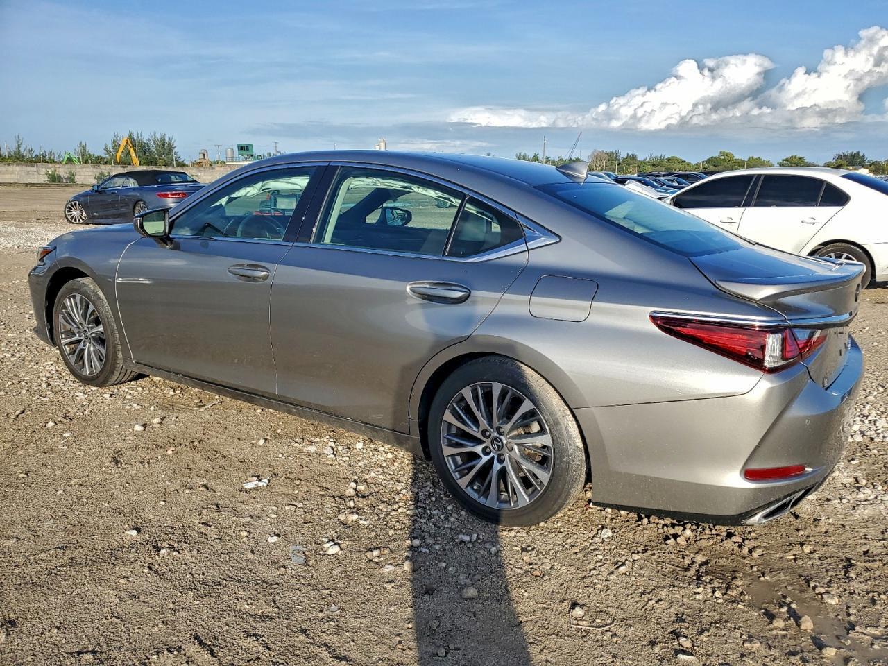2021 LEXUS ES 350