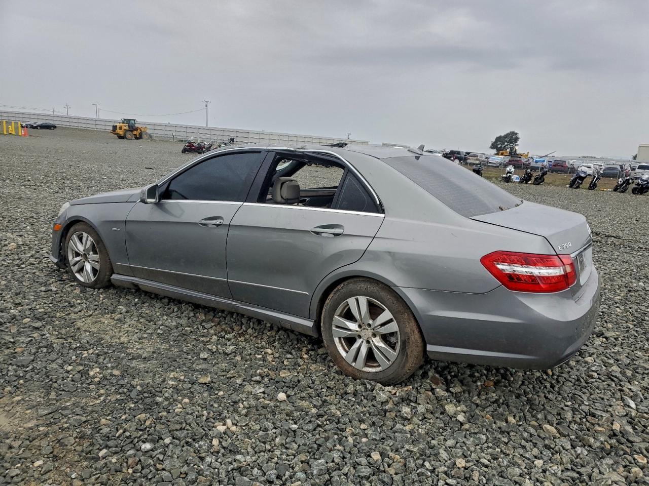 2011 MERCEDES-BENZ E-Class