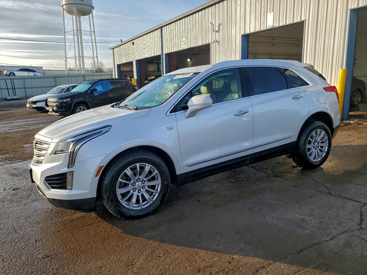 2017 CADILLAC XT5