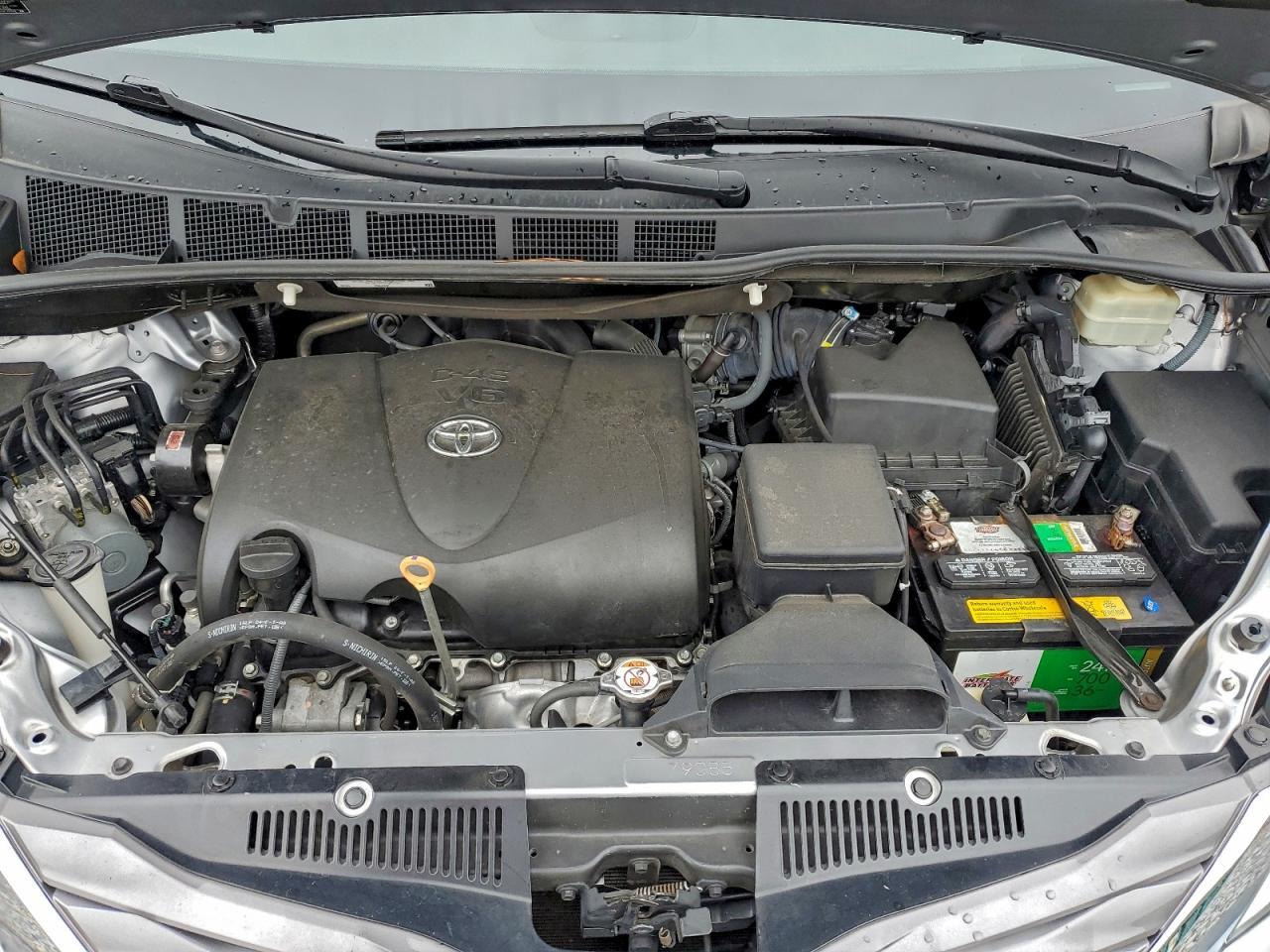 2017 TOYOTA SIENNA